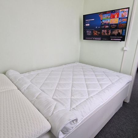 Citycenter Apartment - Bigtv-Ps4-Netflix-Parking Chemnitz Eksteriør bilde