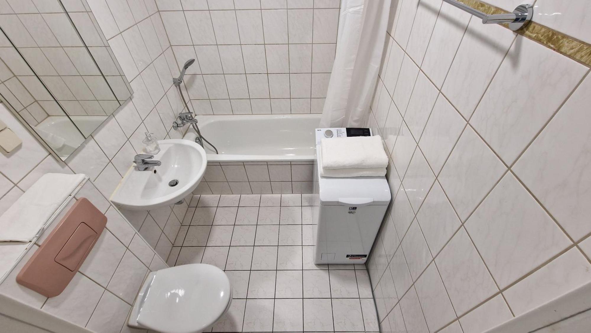 Citycenter Apartment - Bigtv-Ps4-Netflix-Parking Chemnitz Eksteriør bilde